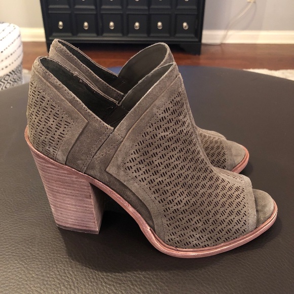 Vince Camuto Karini Open Toe Bootie Womens US 7.5 Olive Casual Stacked Heel. - Picture 2 of 6